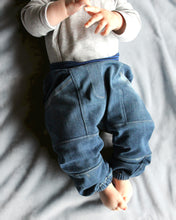 Lade das Bild in den Galerie-Viewer, Malik Mini