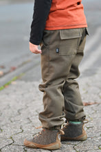 Lade das Bild in den Galerie-Viewer, Malik Maxi