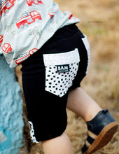 Lade das Bild in den Galerie-Viewer, Sommershorts 23 Mini